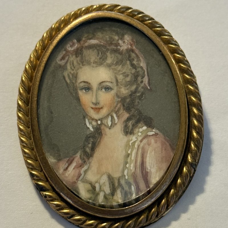 Altın Kaplama Broş